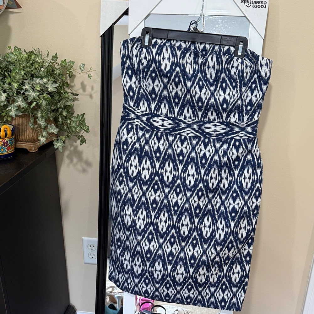 Banana Republic Elegant Women's Strapless Dress - Size 12